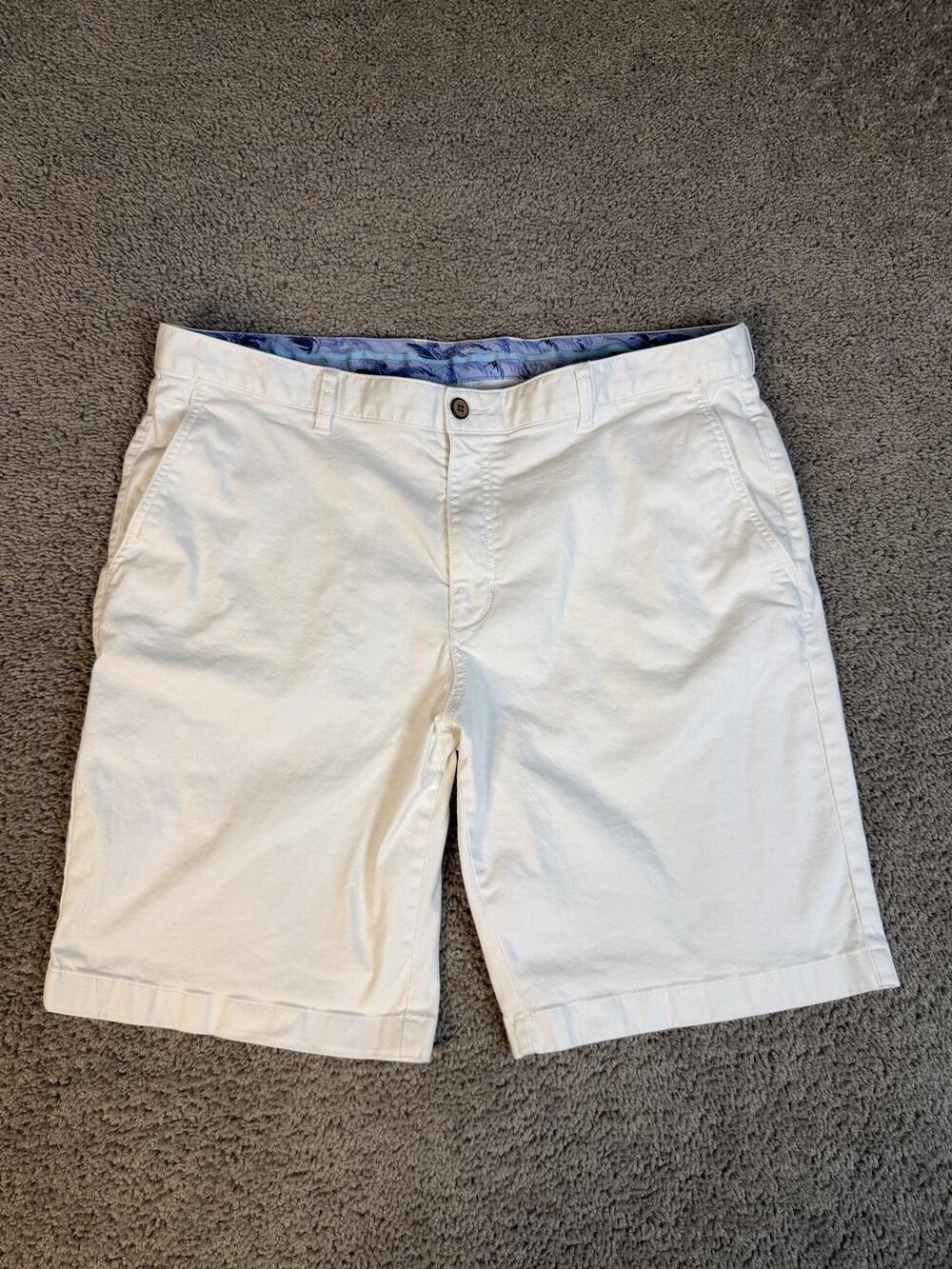 Tommy Bahama Shorts Mens 40 White Chino Cotton Lyocell Spandex 10 In Inseam